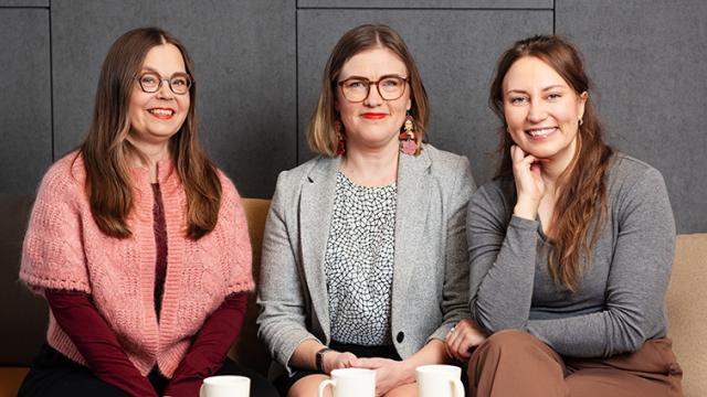 Kati ToikkKuvassa vasemmalta työhyvinvointi- ja työsuojelupäällikkö Susanna Puustinen, Kati Toikka ja HR-kehittämisasiantuntija Elisa Majanen Järvenpäästä.