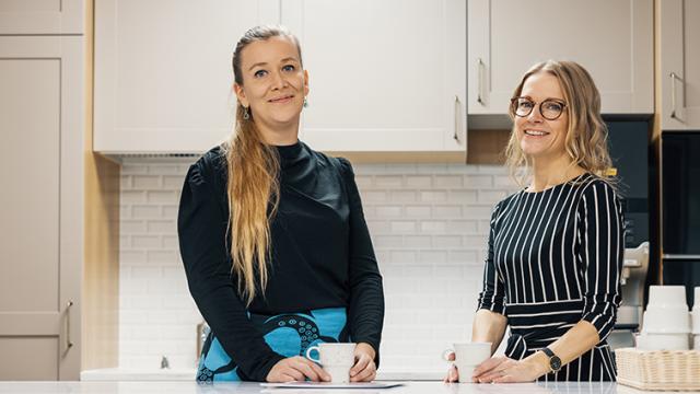 Vaasan rekrytointivastaava Anne Lindell ja henkilöstöjohtaja Tuulikki Kruhse-Poutanen.