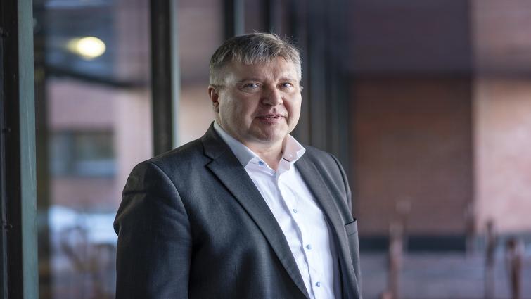 Niilo Hakonen Markus Sommersin kuvaamana.