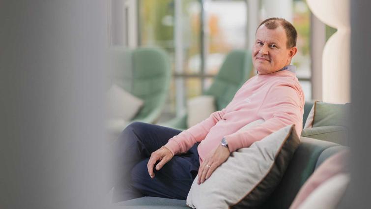 Mika Forsberg on sosiaali- ja perhepalvelujen toimialajohtaja Päijät-Hämeen hyvinvointikuntayhtymässä.